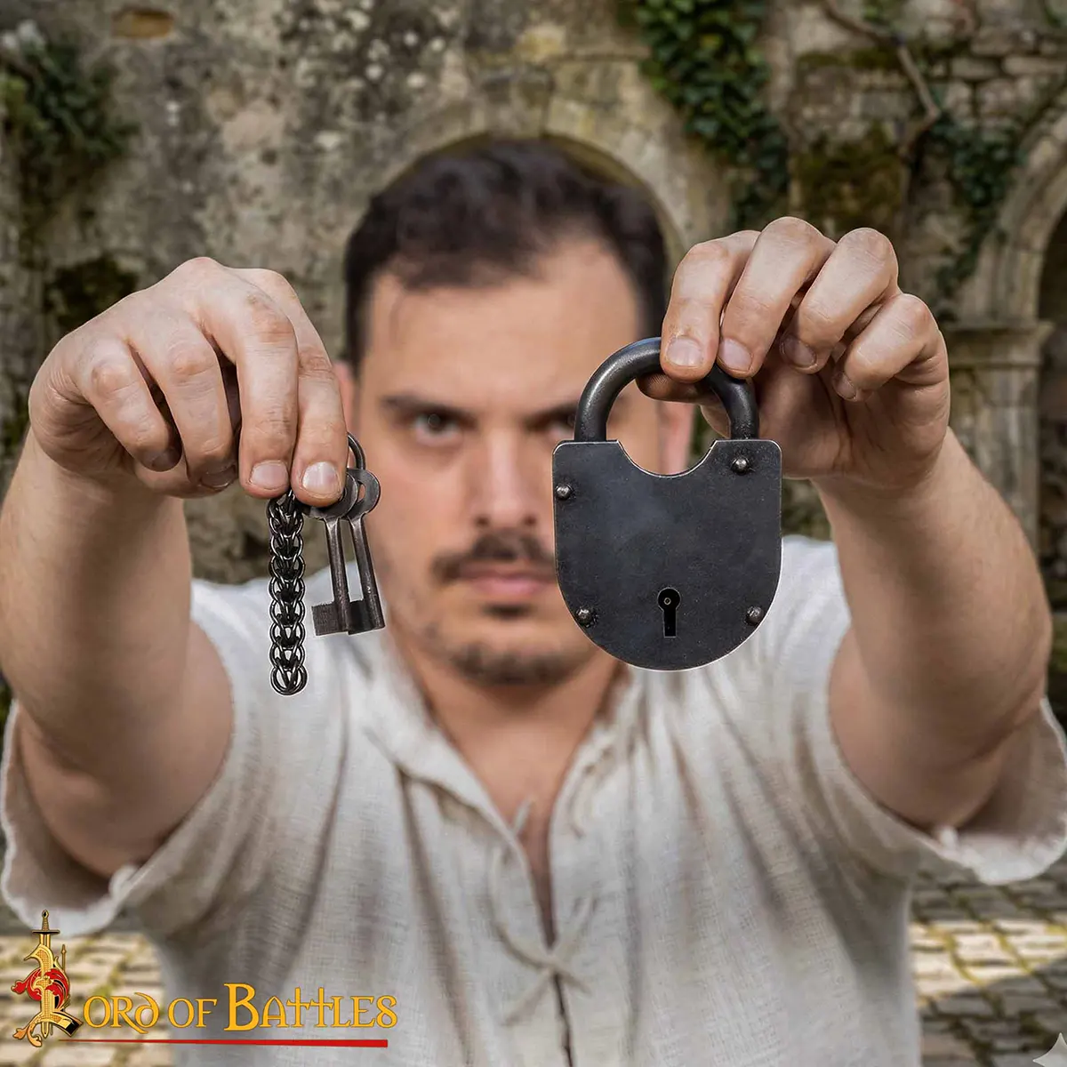 Iron Medieval Padlock Iron with Keys Iron Medieval Padlock Iron with Keys - Image 5