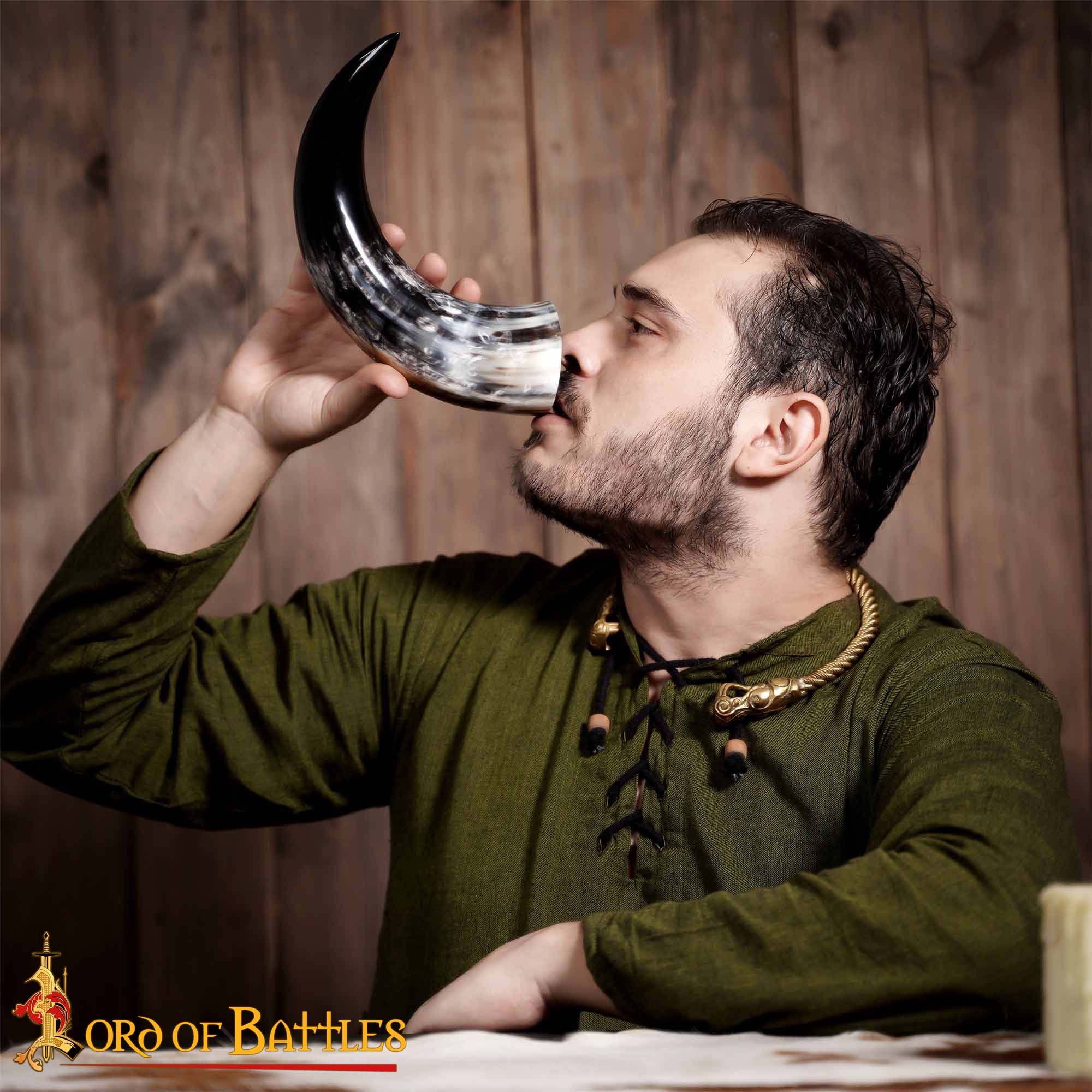 Engraved Rampant Lion Drinking Horn Handcrafted Genuine Ox Horn - Image 2