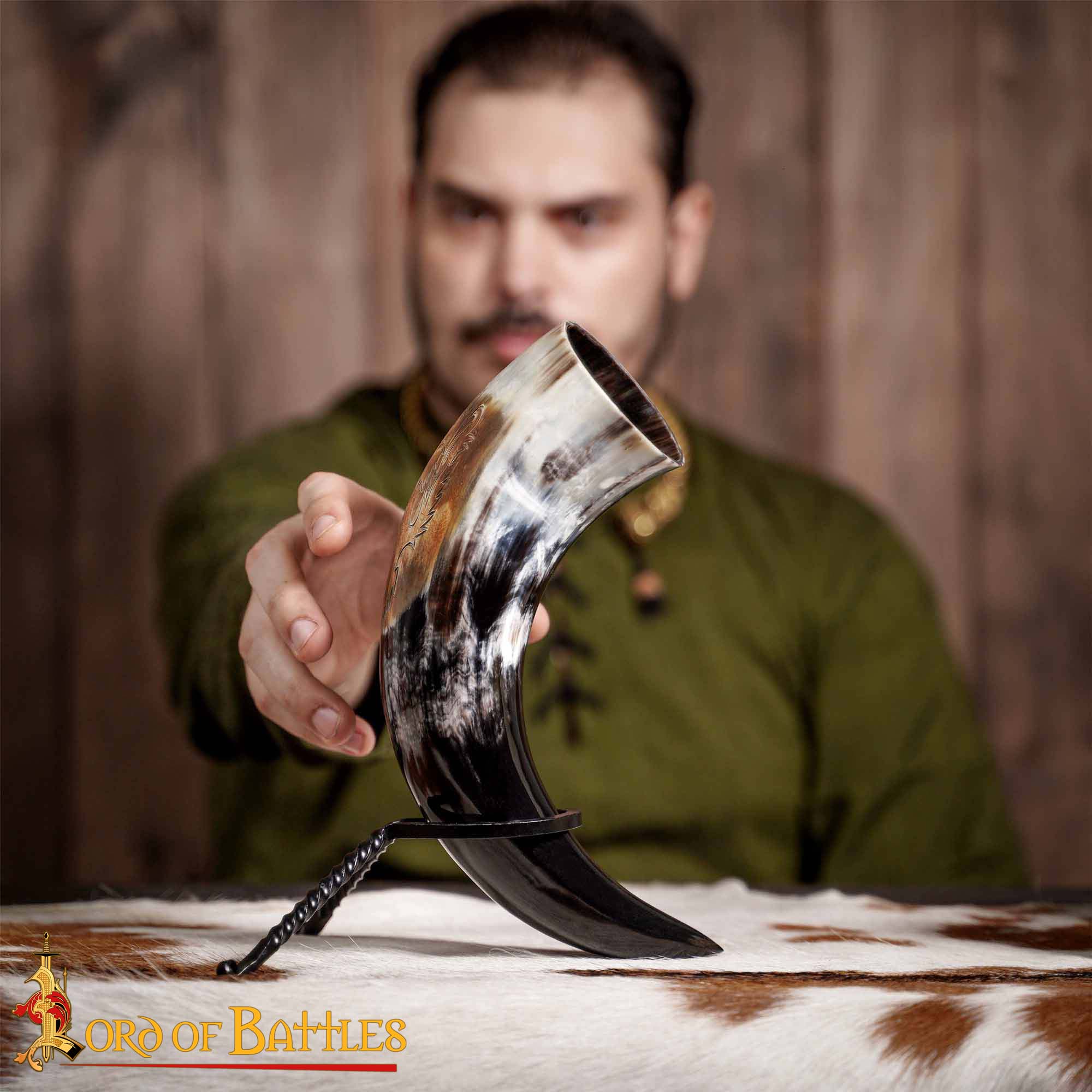 Engraved Rampant Lion Drinking Horn
