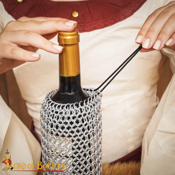 Chainmail Bottle Bag with Leather Cord Drawstring Closure, 8mm 16 gauge Aluminium Butted Rings - Image 2