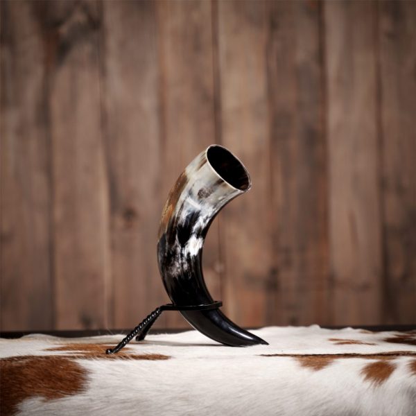 Engraved Rampant Lion Drinking Horn Handcrafted Genuine Ox Horn